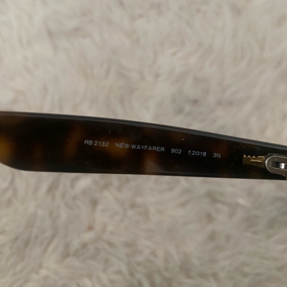 Ray Ban New Wayfarer Tortoise - Picture 5 of 5